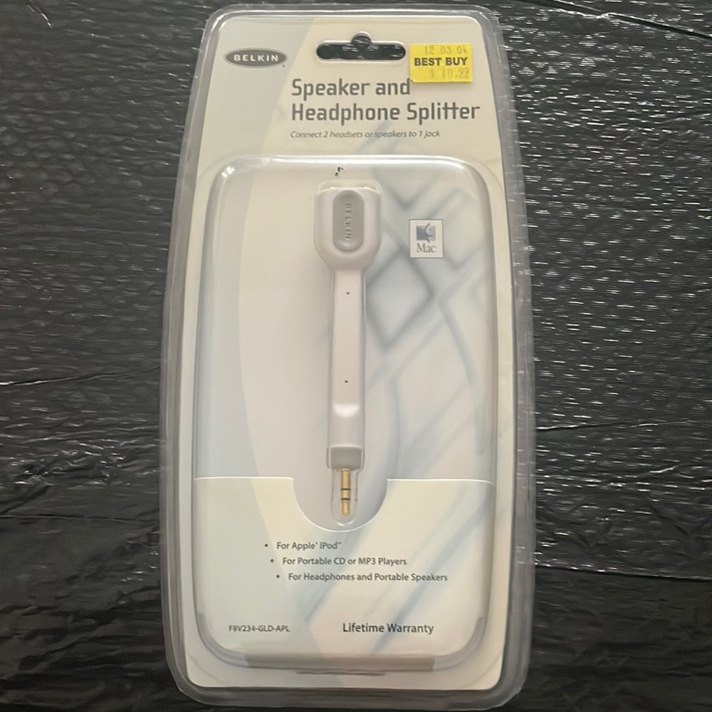 NIB Belkin Speaker and Headphone Splitter.